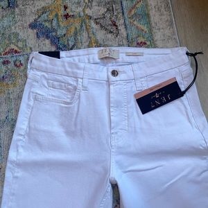 7 For All Mankind white capri pants